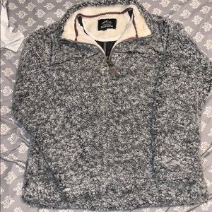 this is a very cozy grizzly sherpa with pockets!!